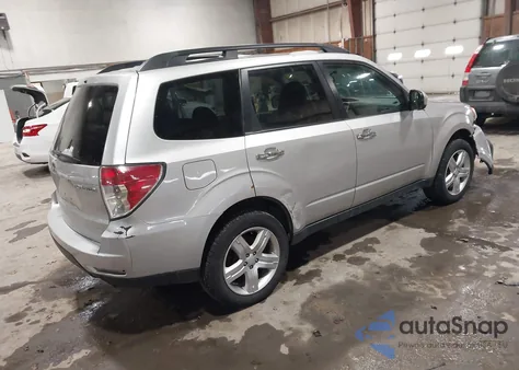 2010 Subaru Forester 2.5X Premium из США, поврежденный, VIN JF2SH6CC6AH746502
